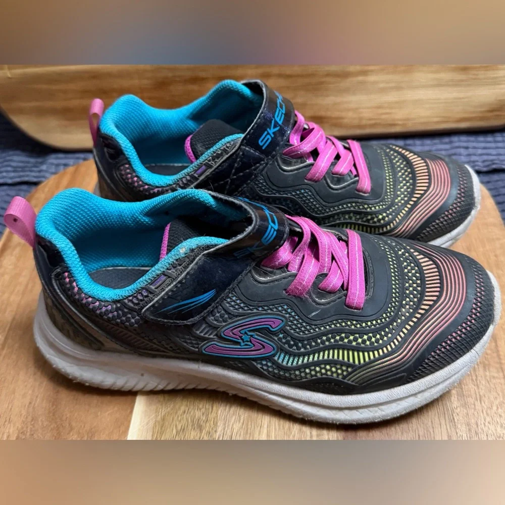 Skecher’s | Girls Jumpster Black/Multi-color Sneakers w/Velcro Closure, Size 3.5